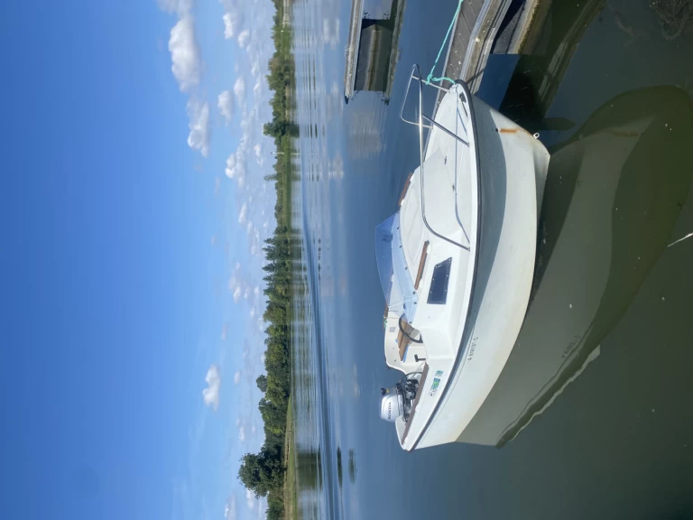 Louer Bateau à moteur avec ou sans skipper Bénéteau à Écouflant