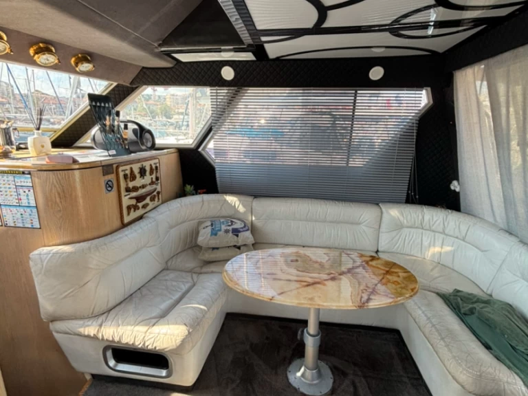 Louer Bateau à moteur avec ou sans skipper Gin sea à Cannes