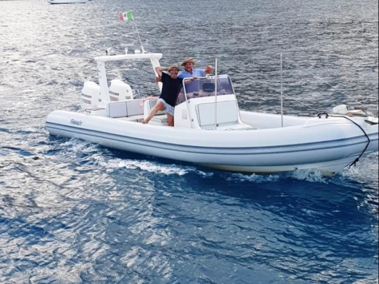 Louez un Marlin Boat 760 à Salina (Île)
