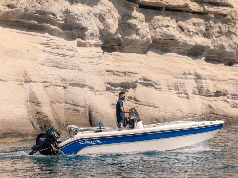 Location bateau Mílos pas cher BLU WATER 185