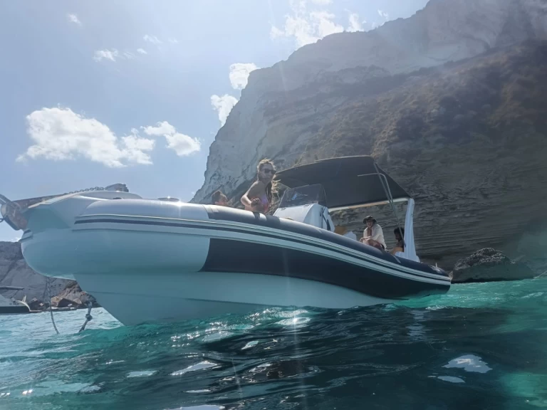 Semi-rigide à louer à Cagliari au meilleur prix