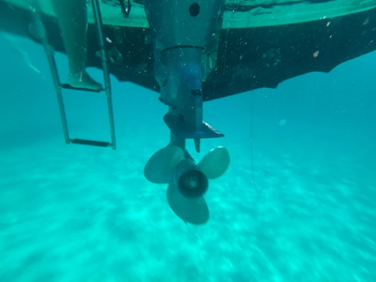 Louez un Capelli Tempest 600 à Mandelieu-la-Napoule