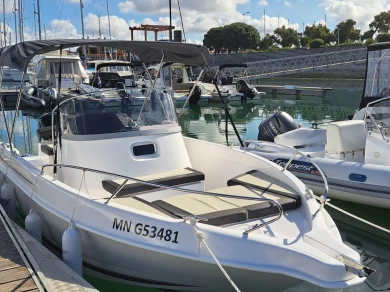 Uthyrning Motorbåt  B2 Marine med en båtlicens 
