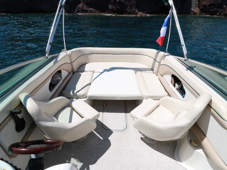 Bateau à moteur à louer à Mandelieu-la-Napoule au meilleur prix