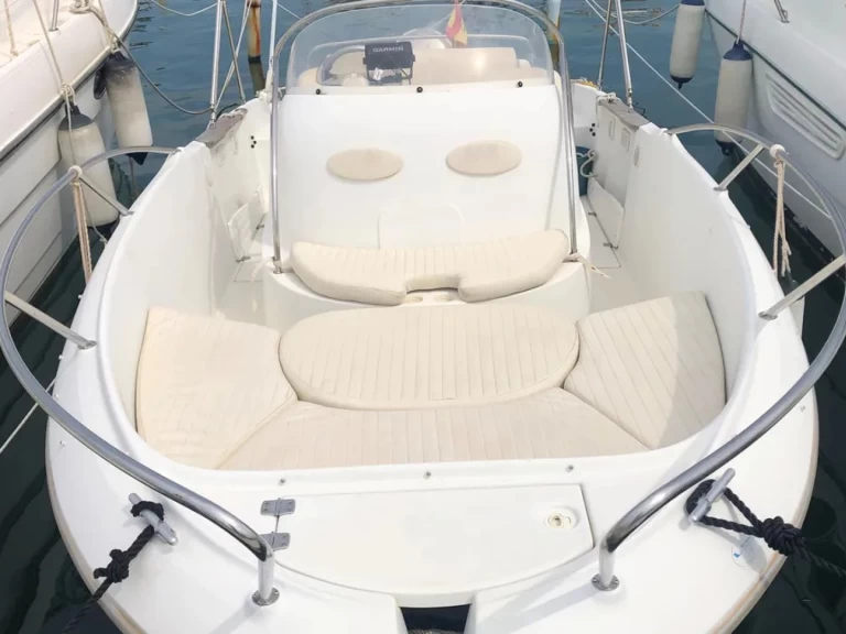 Location Bateau à moteur Ranieri avec permis