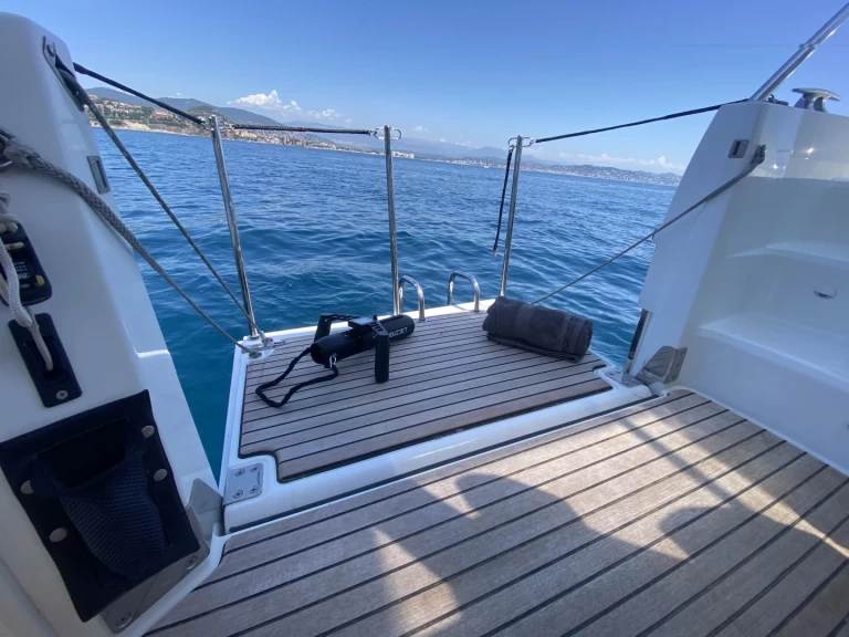 Location Bateau à moteur Jeanneau avec permis