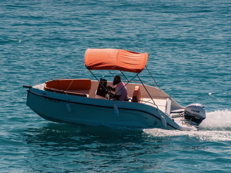 Bey Yacht 18 a louer à Puerto Marina Benalmadena