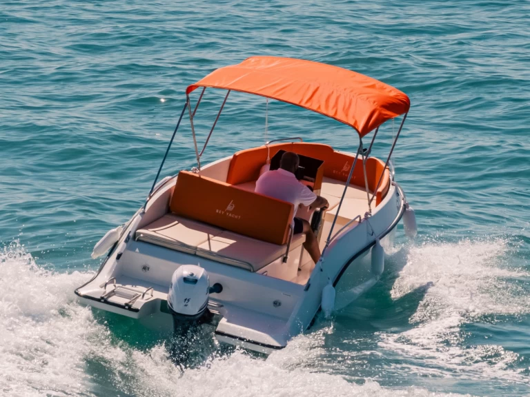 Louez un Bey Yacht 18 à Puerto Marina Benalmadena