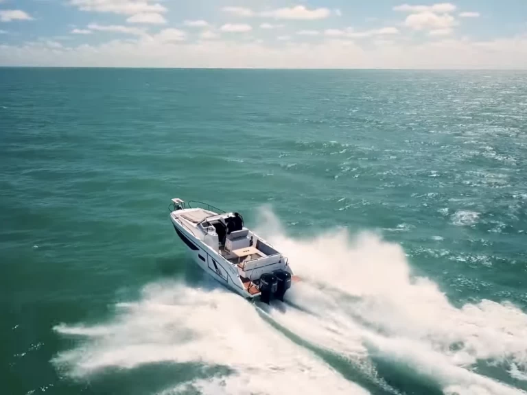 Location bateau Bénéteau FLYER 9 SUNdeck à Santa Eulària des Riu sur Samboat