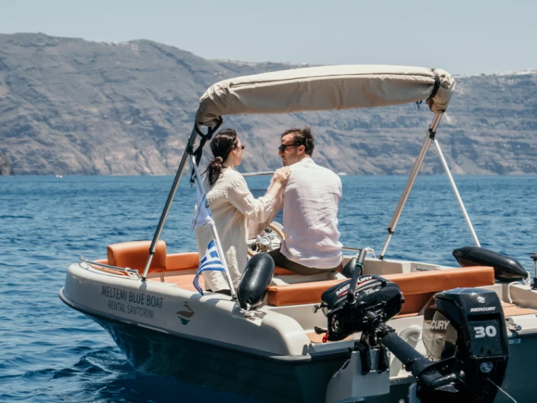 Location bateau Kranitis Craft 1.F30elpt Ct 2. F4MI à Vlychada sur Samboat