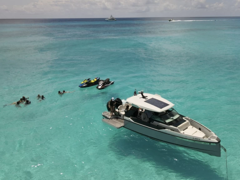 Location bateau Saxdor Saxdor 320 GTO à Miami sur Samboat