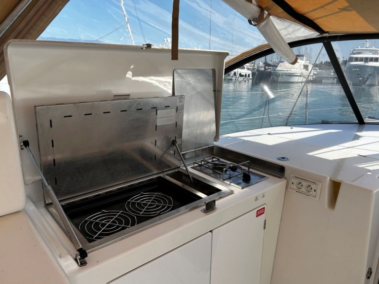Location bateau Jeanneau Sun Loft 47 à Gouviá sur Samboat