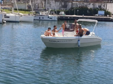 Noleggio Barca a motore Yamaha con patente nautica