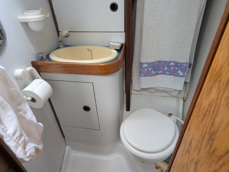 Location à Port de Penerf - Bénéteau Oceanis 350 sur SamBoat