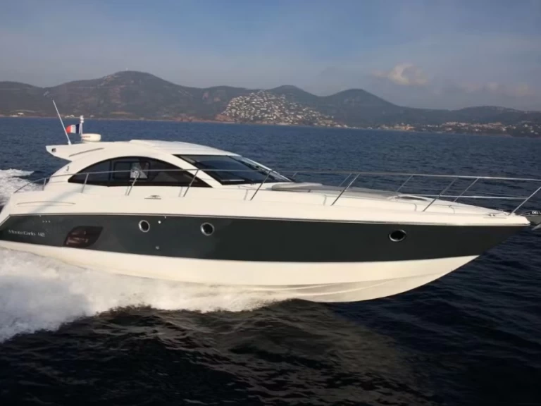 Location bateau MonteCarloYachts 42 à Monaco sur Samboat