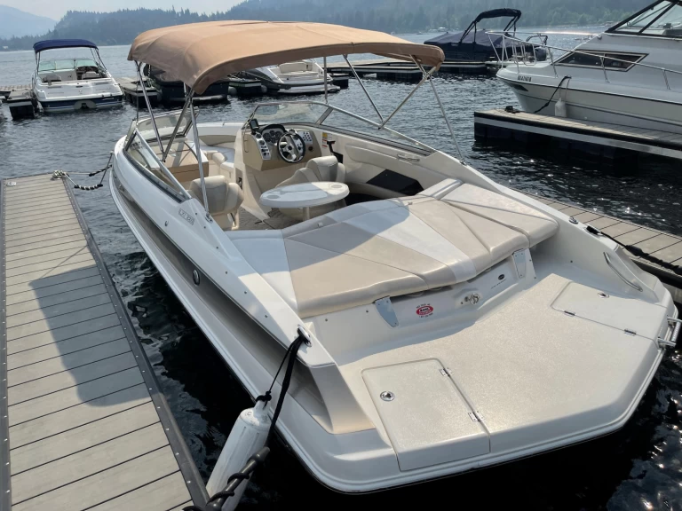 Louer Bateau à moteur avec ou sans skipper Larson à Aix-les-Bains