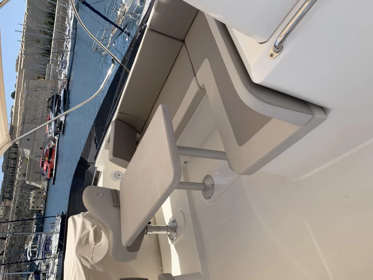 Louer Bateau à moteur avec ou sans skipper Bénéteau à Il- Gżira