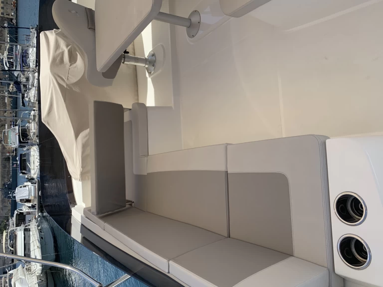 Location Bateau à moteur Bénéteau avec permis