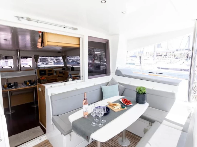 Location bateau Lagoon Lagoon 400 S2 à Sant Antoni de Portmany sur Samboat