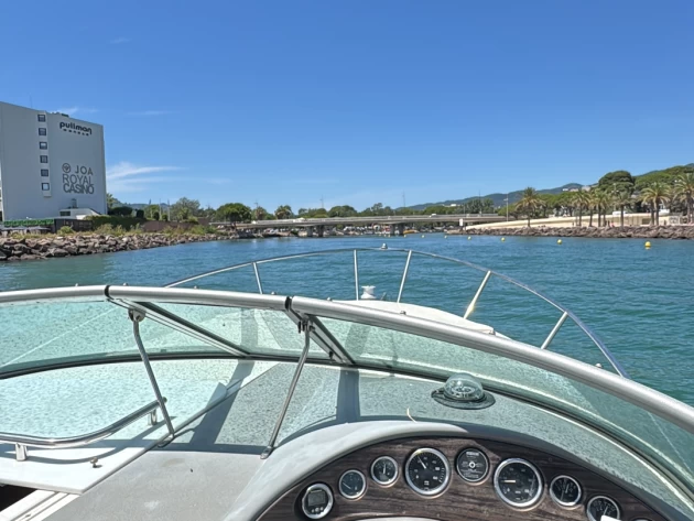 Bateau à moteur à louer à Mandelieu-la-Napoule au meilleur prix