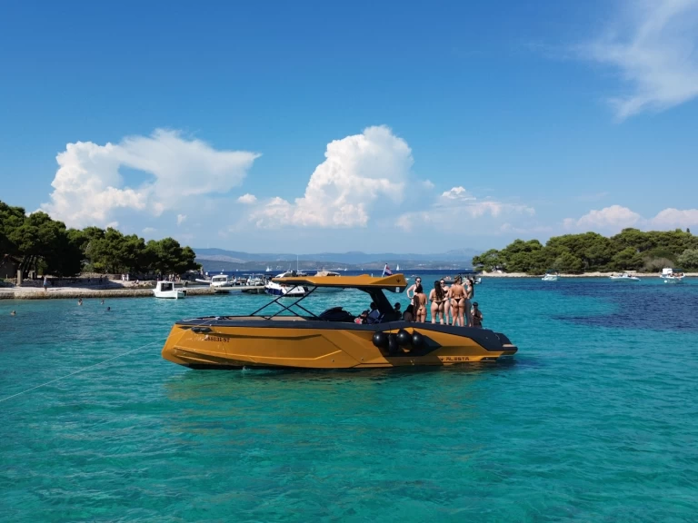 Location bateau Alesta Marine Raptor parasailing à Split sur Samboat