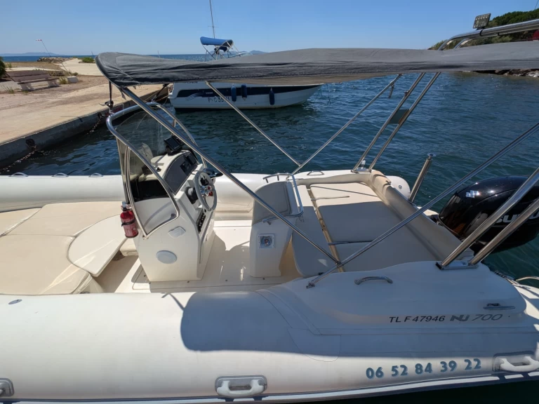 Location bateau Hyères pas cher NJ 700