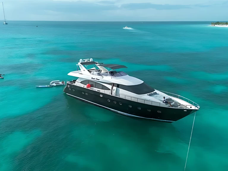 Location Yacht Custom Made avec permis