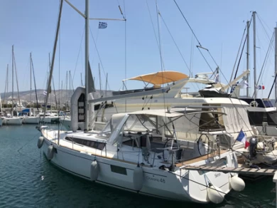 Sailboat to hire Álimos at the best price