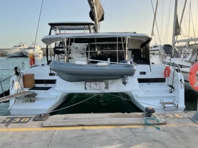 Yacht charter Álimos - Lagoon Lagoon 42 on SamBoat