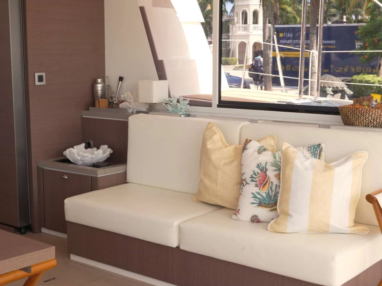 Location bateau Nassau pas cher ZURI 3