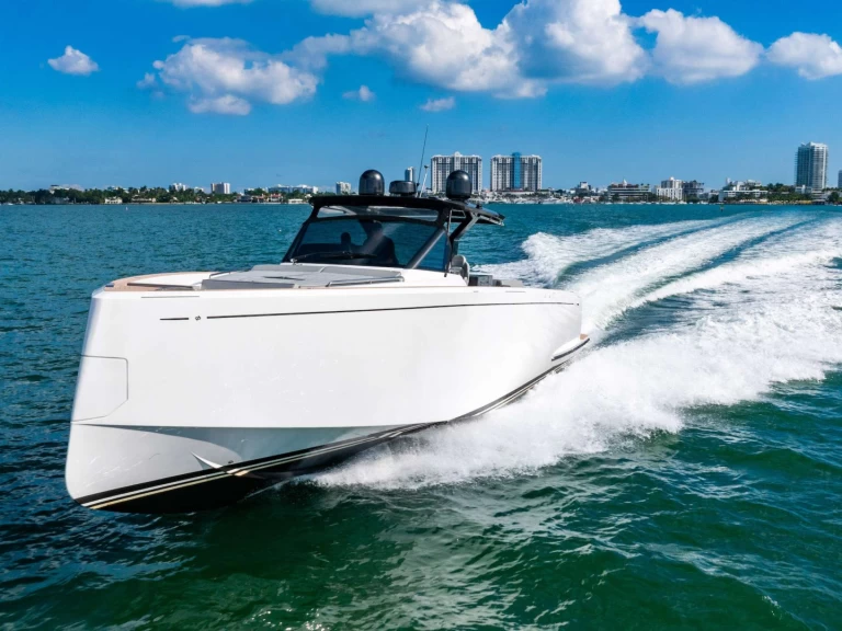 Location Yacht Pardo Yachts avec permis