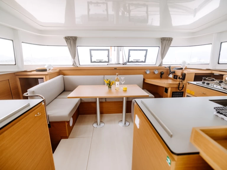 Excess Excess 11 a louer à Dème de Vólos