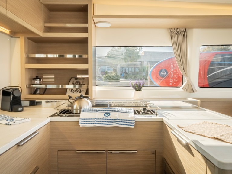 Location bateau Piso Livadi pas cher Lagoon 46