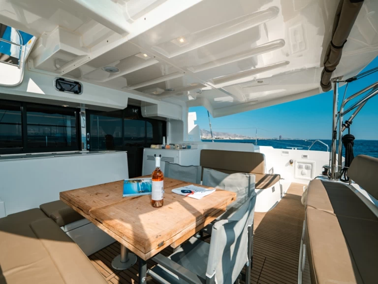 Louez un Lagoon Lagoon 46 à Álimos