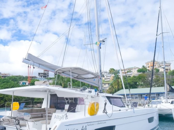 Location bateau Fountaine Pajot Helia 44 à Saint-George sur Samboat