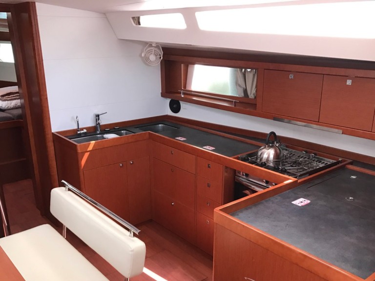Location bateau Álimos pas cher Oceanis 48