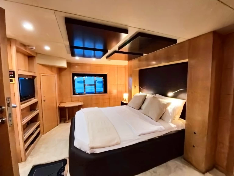 Location bateau Dubai Marina pas cher Dubai Marine 82Ft