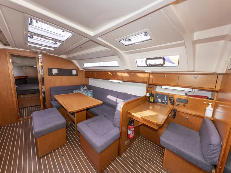 Location bateau Kalkara pas cher Bavaria 41