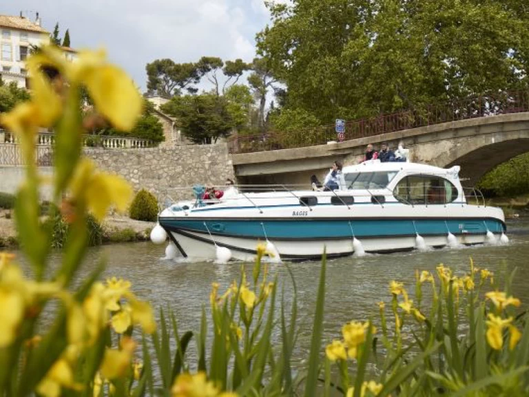 Louer Péniche avec ou sans skipper Estivale à Shannonbridge