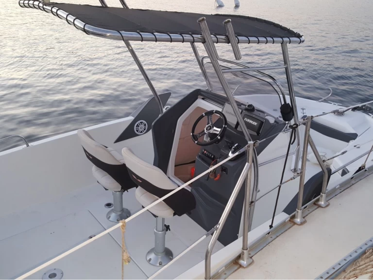 Louez un Bénéteau Flyer 6.6 SPACEdeck à Porto-Vecchio