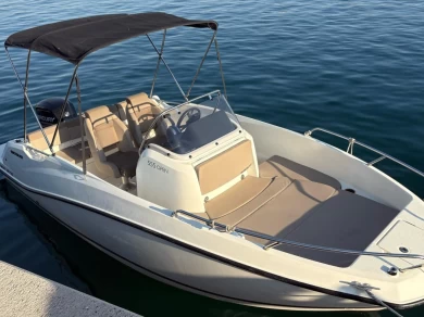 Hire a Quicksilver Activ 555 Open Edition Smart Marseille