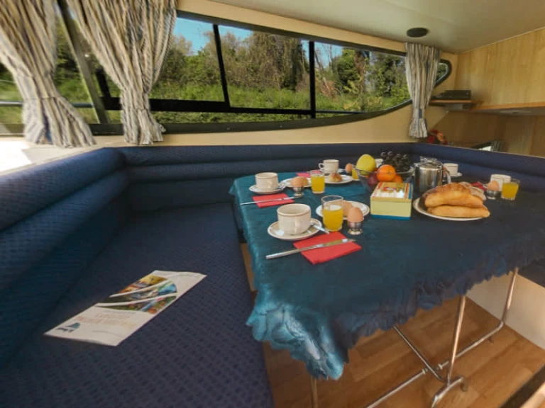 Location Bateau à moteur à Chertsey - Le Boat Magnifique