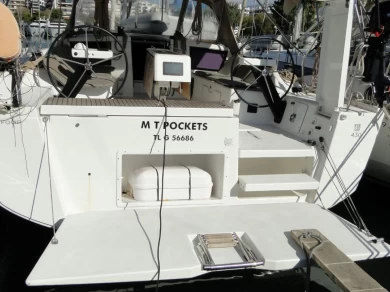 Yacht charter Álimos - Dufour Dufour 430 Grand Large on SamBoat