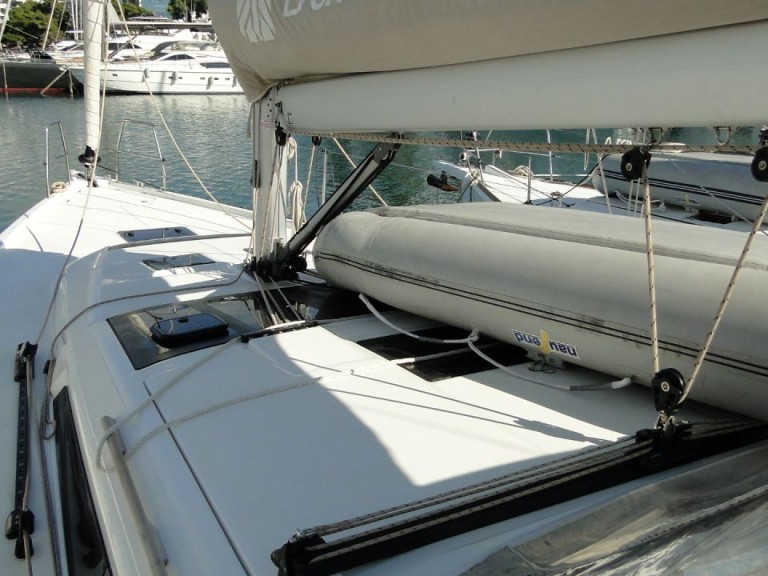 Location bateau Dufour Dufour 430 Grand Large à Álimos sur Samboat