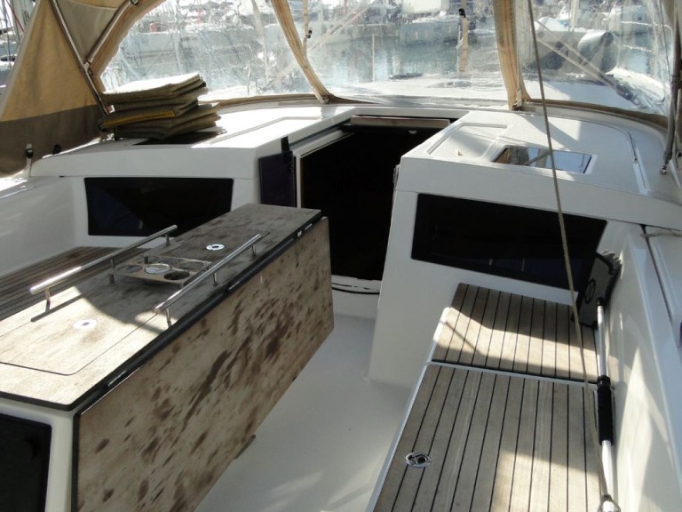 Location à Álimos - Dufour Dufour 470 sur SamBoat