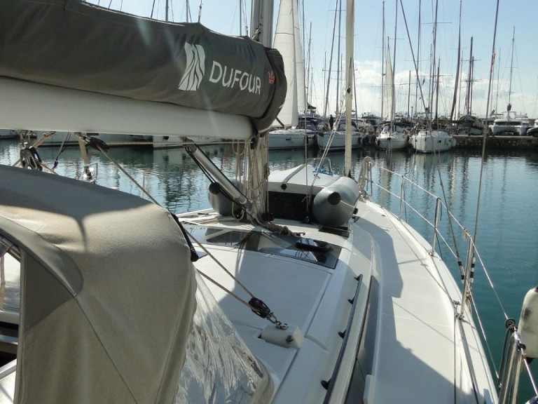Louez un Dufour Dufour 470 à Álimos