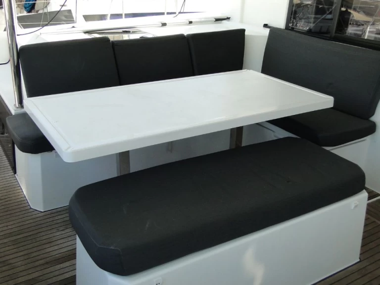 Location Catamaran Fountaine Pajot avec permis