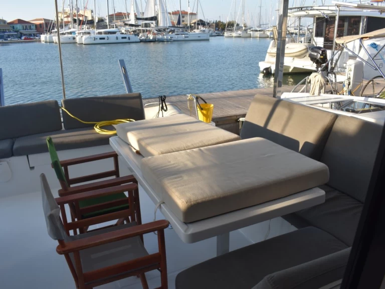 Location Catamaran à Lefkáda - Fountaine Pajot Isla 40