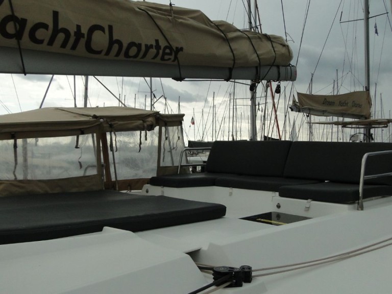 Louer Catamaran avec ou sans skipper Fountaine Pajot à Álimos