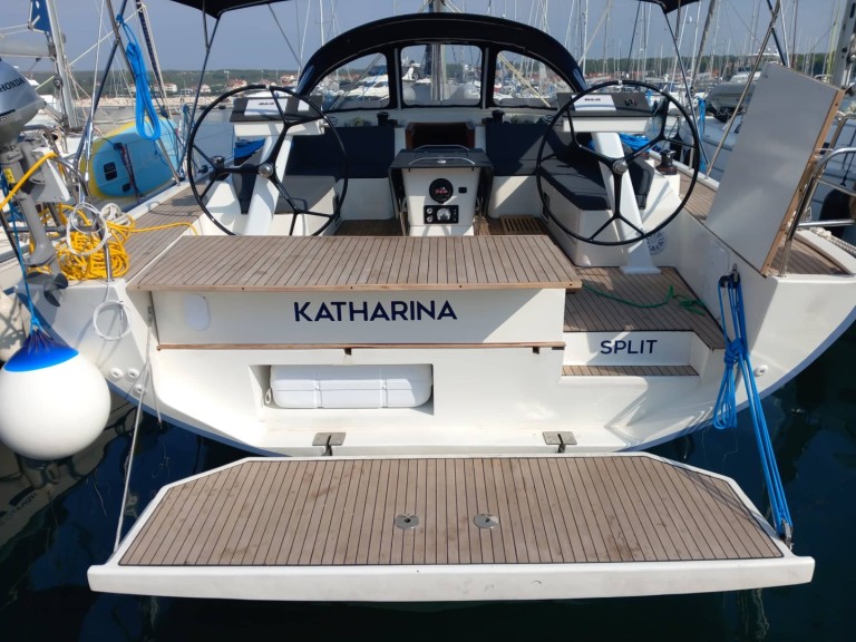 Location bateau Trogir pas cher D&D Kufner 56 - 5 cab